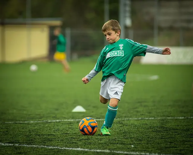Les footballeurs qui marqueront l'histoire du sport