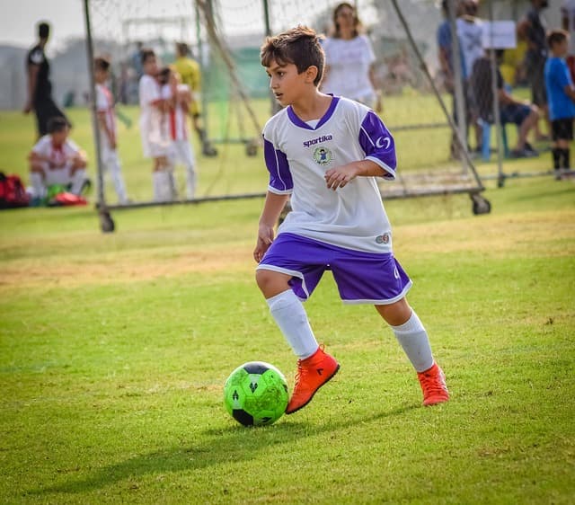 Les footballeurs à surveiller : talents prometteurs de demain